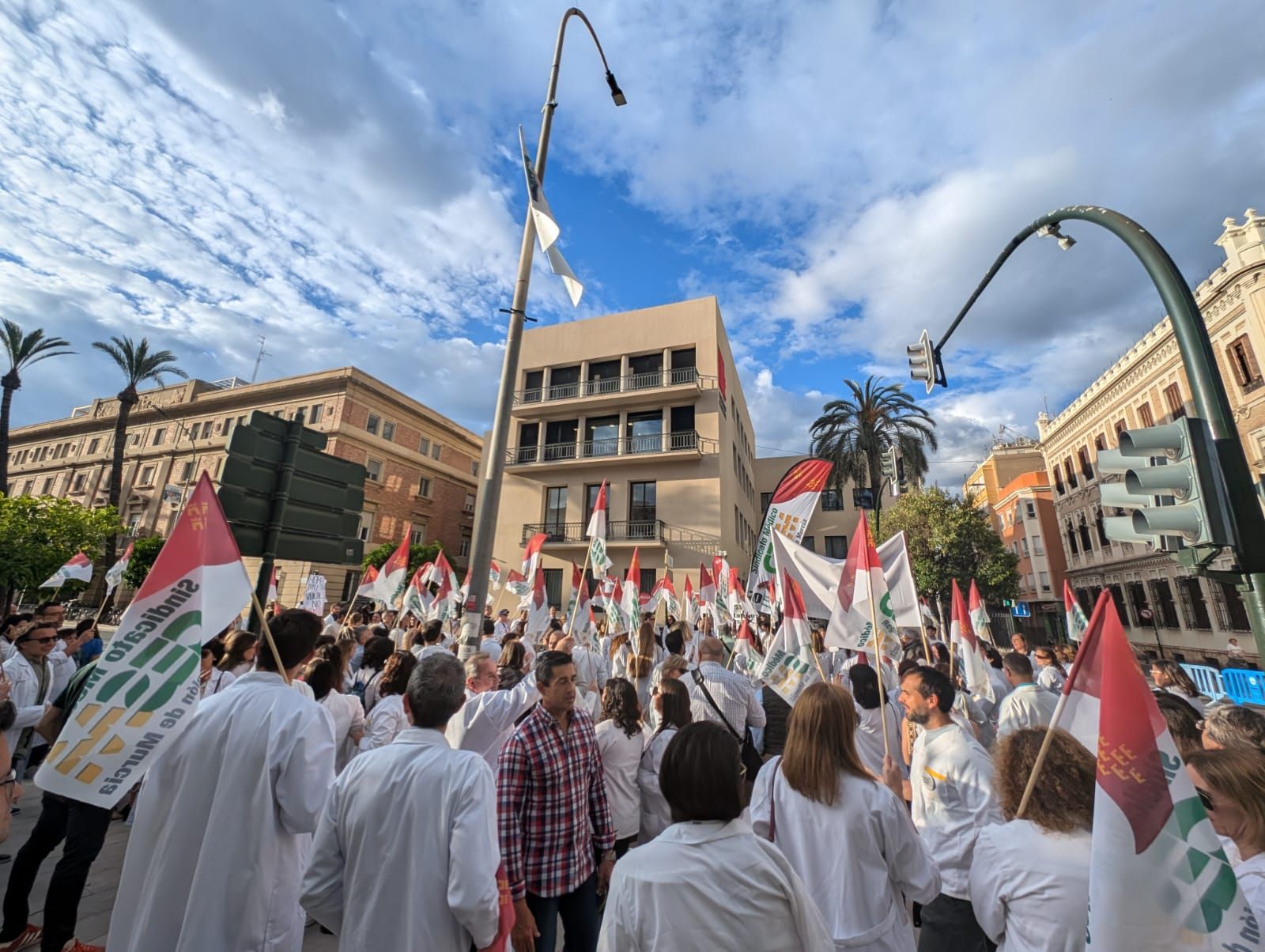 En imágenes, la manifestación de médicos contra el Estatuto Marco