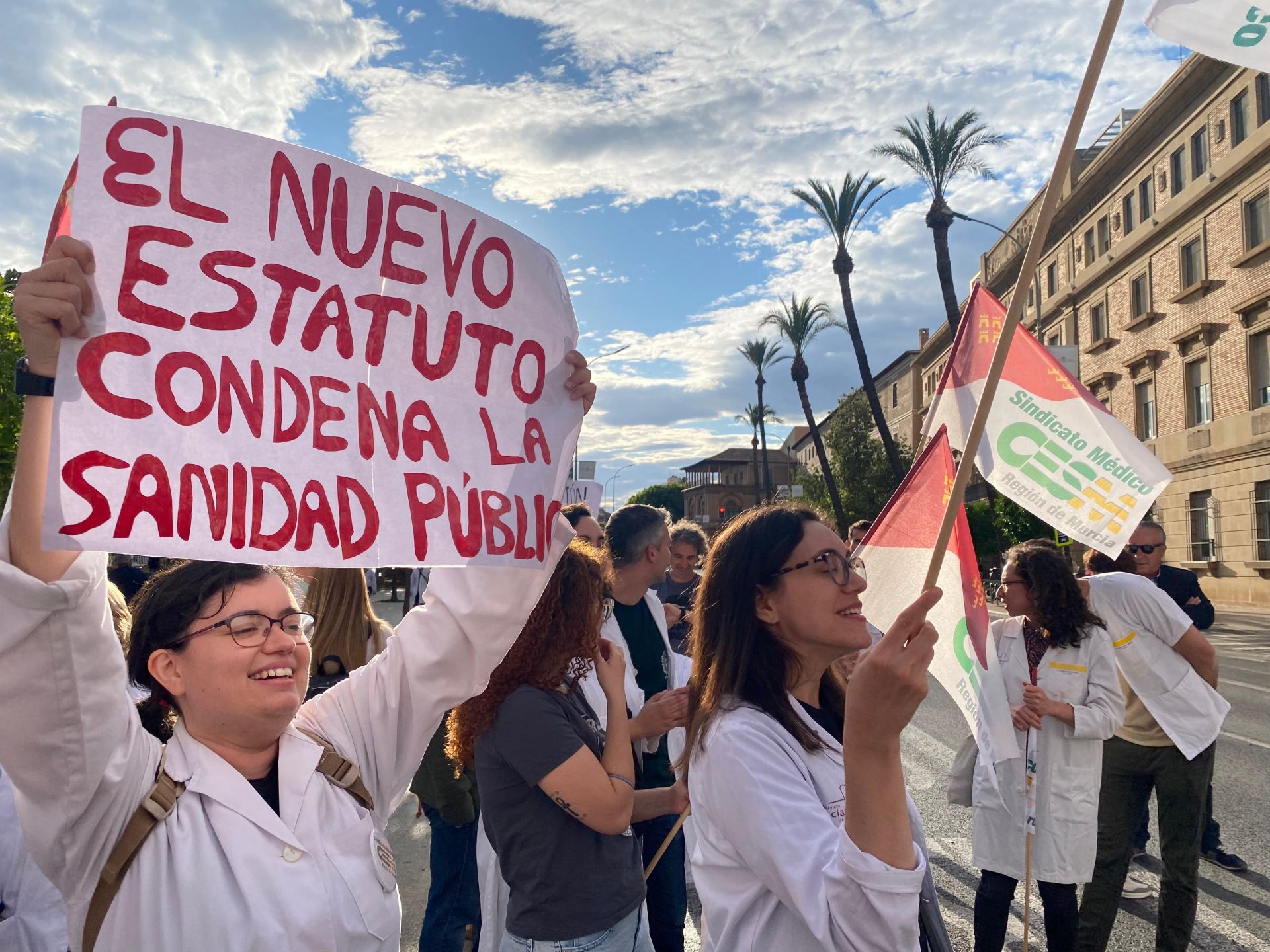 En imágenes, la manifestación de médicos contra el Estatuto Marco