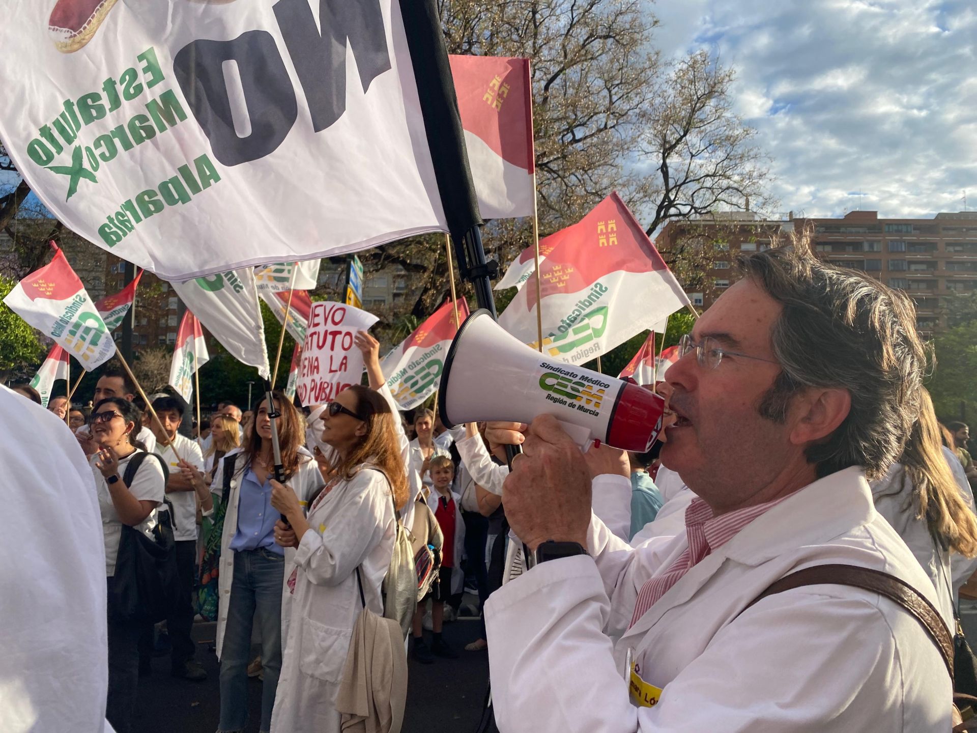 En imágenes, la manifestación de médicos contra el Estatuto Marco