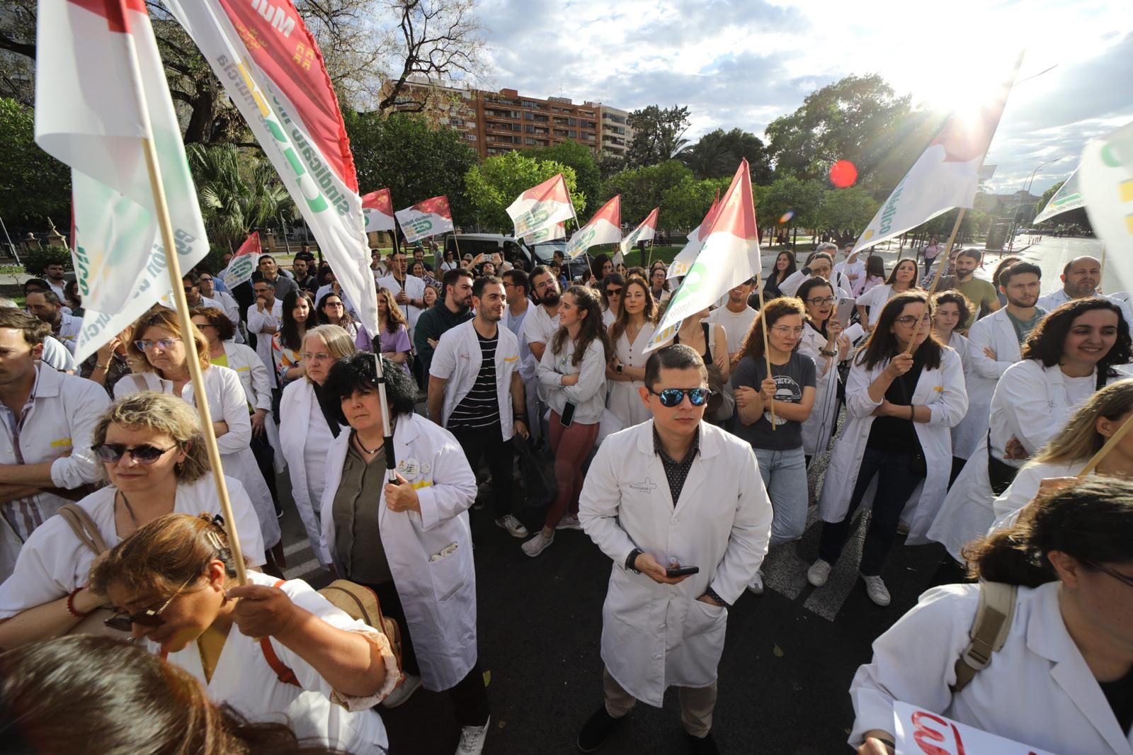 En imágenes, la manifestación de médicos contra el Estatuto Marco