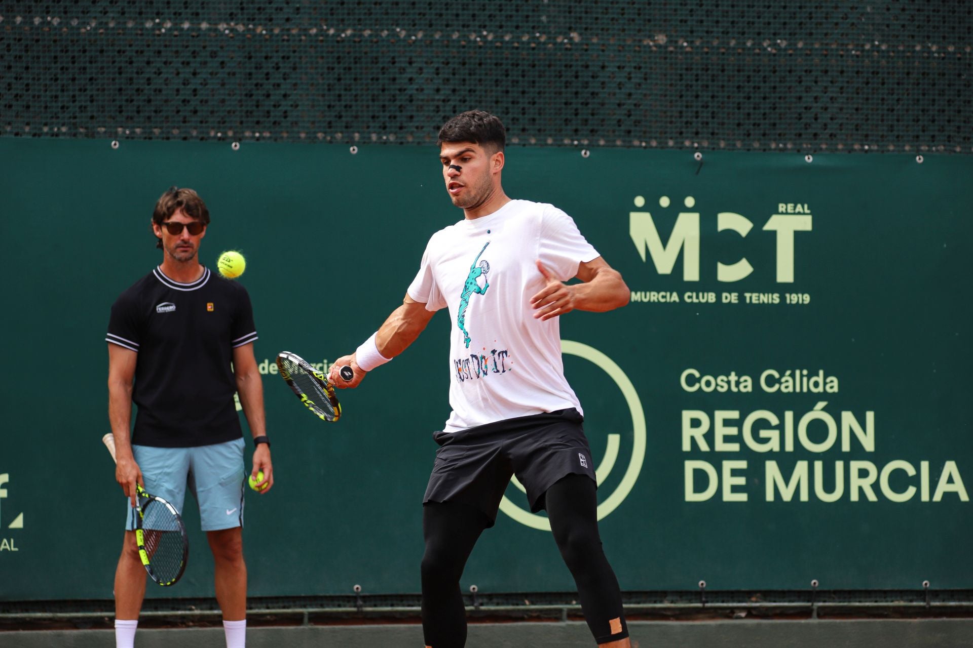 Carlos Alcaraz sopla las velas en Murcia
