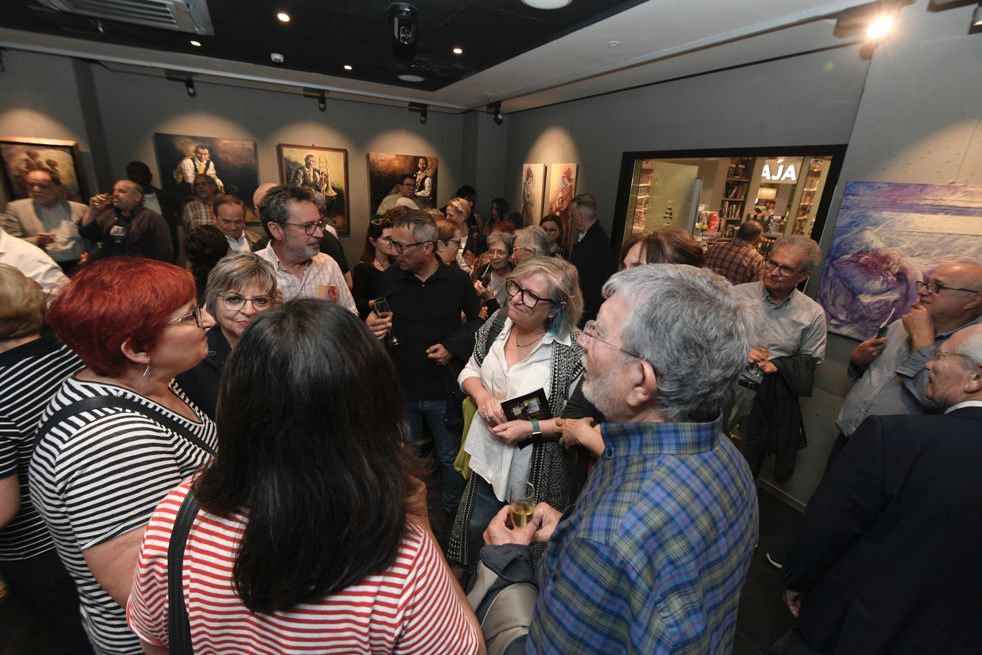 Inauguración de la exposición de Chipola, en imágenes