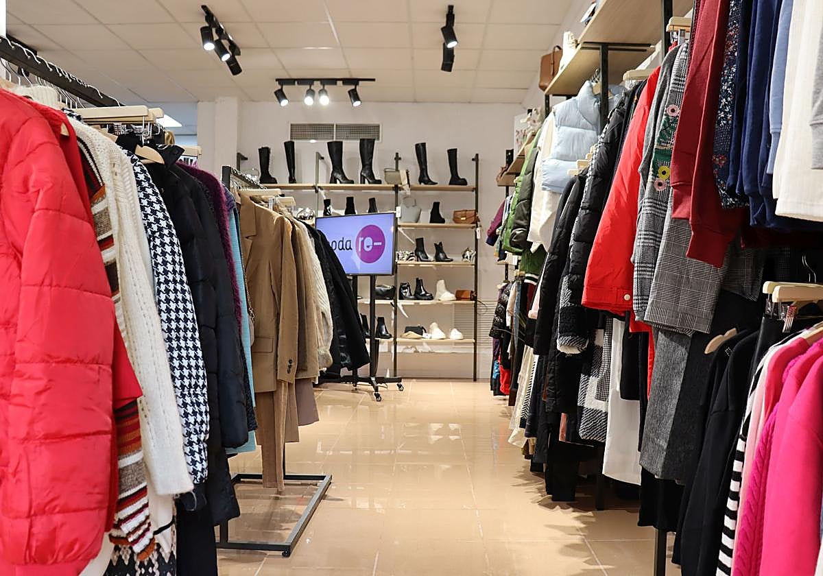 Tienda de moda Re- Cáritas en Caravaca de la Cruz.