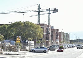Imagen de archivo de los trabajos de construcción de viviendas nuevas en la pedanía murciana de Guadalupe.