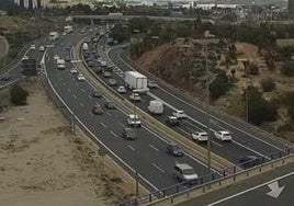 Tráfico lento este jueves en la autovía A-30 en Murcia, sentido Albacete.
