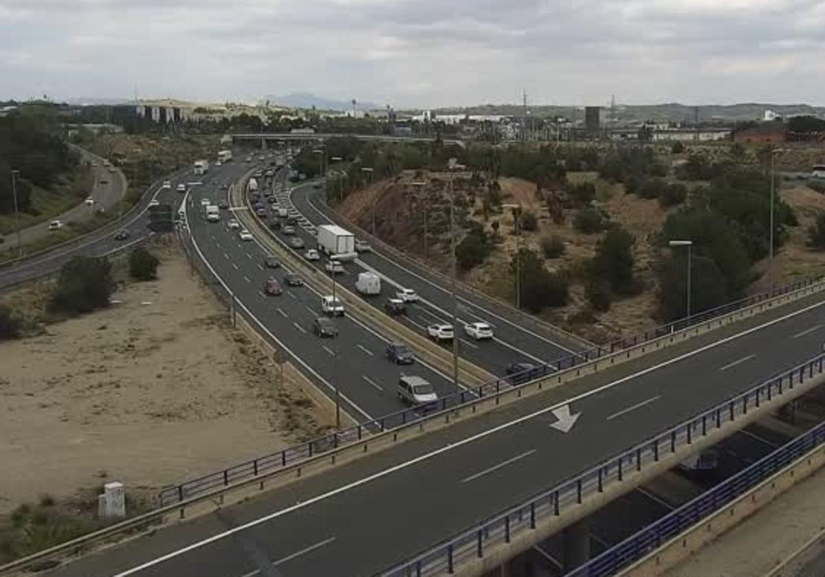 Varios kilómetros de retenciones en la autovía A-30 en Murcia por un accidente