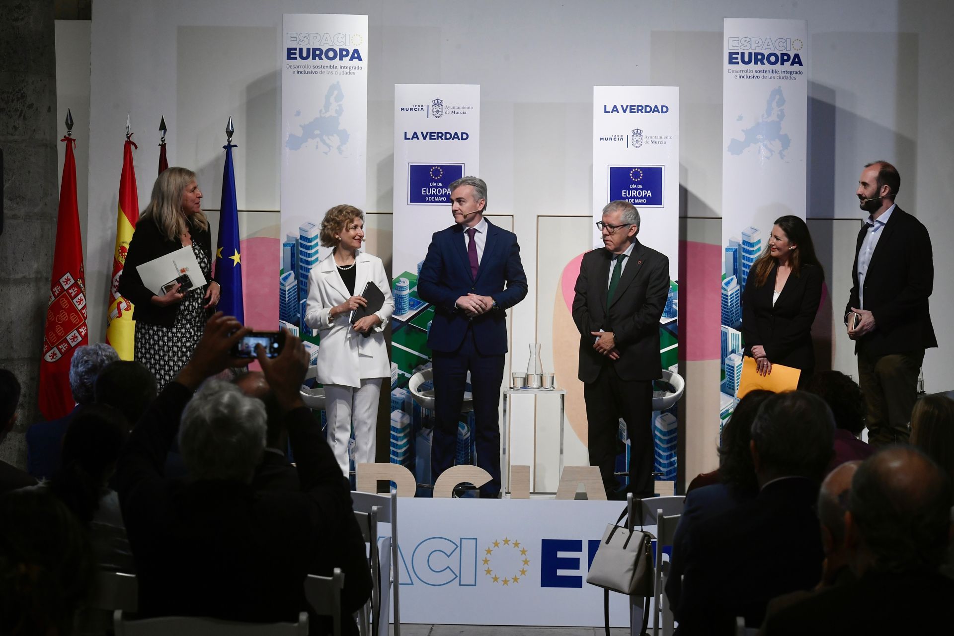El foro &#039;Espacio Europa&#039; en el Palacio Almudí de Murcia, en imágenes