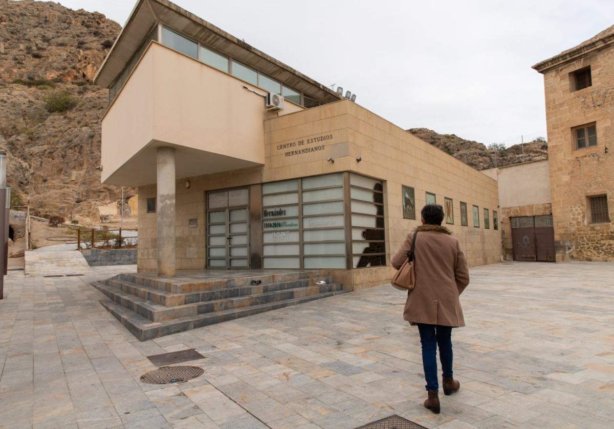 La Fundación Miguel Hernández recibe una ayuda municipal de 15.000 euros
