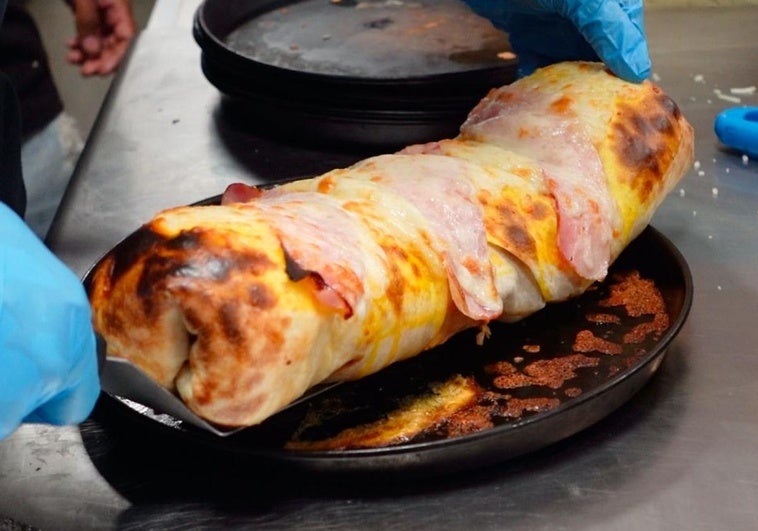 El kebab 'Bestia', el durum de casi dos kilos de Ottoman Grill.