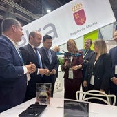 La consejera Marisa López Aragón, en el estand de la Región en la Feria Internacional de Defensa y Seguridad de España (Feindef), que se celebra en Madrid