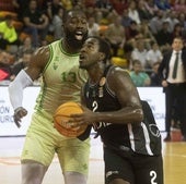 El albinegro Sediq Garuba en el partido de la liga regular contra el Real Betis.