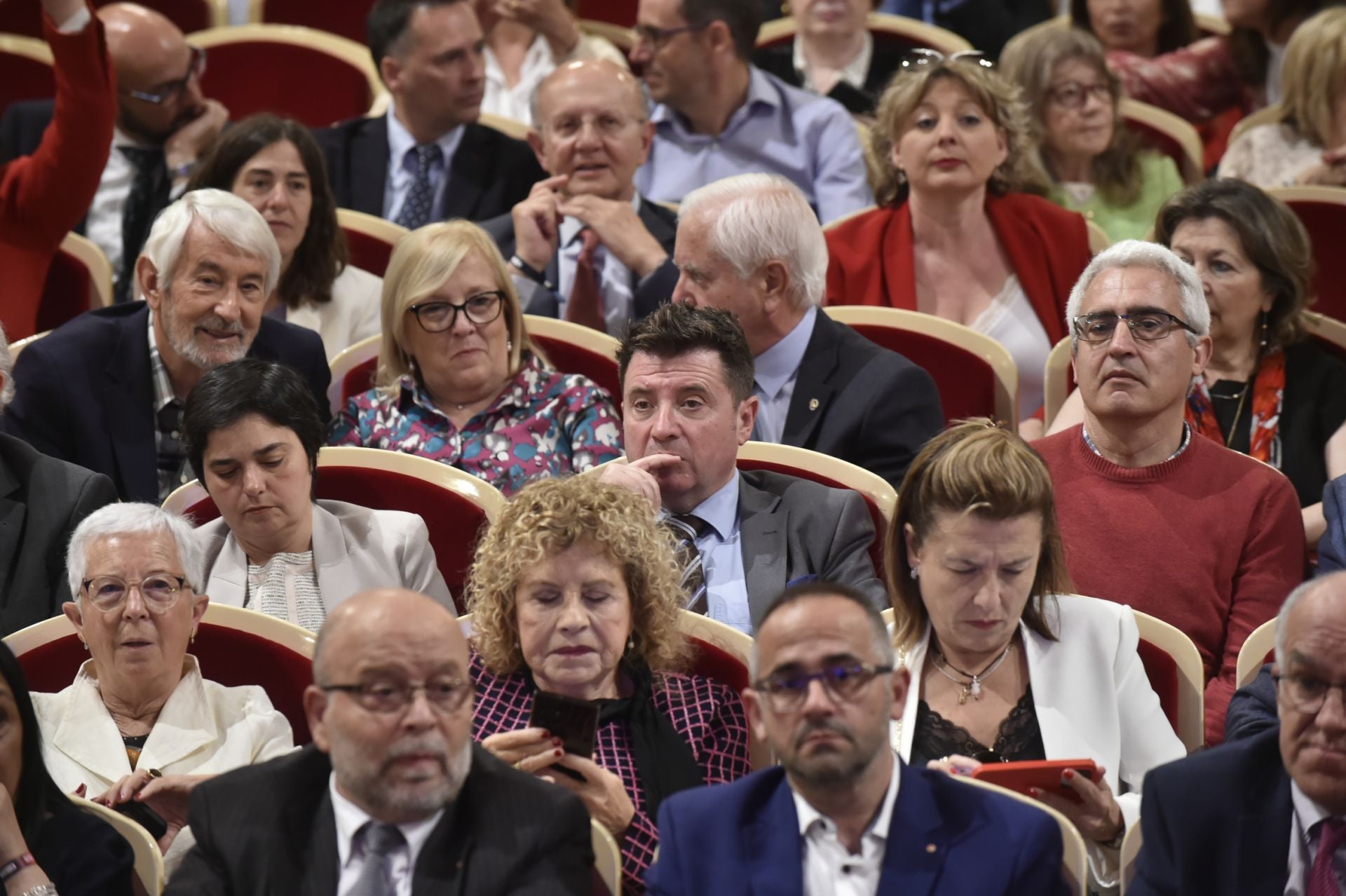 El acto de entrega en Murcia de los premios de Cruz Roja, en imágenes