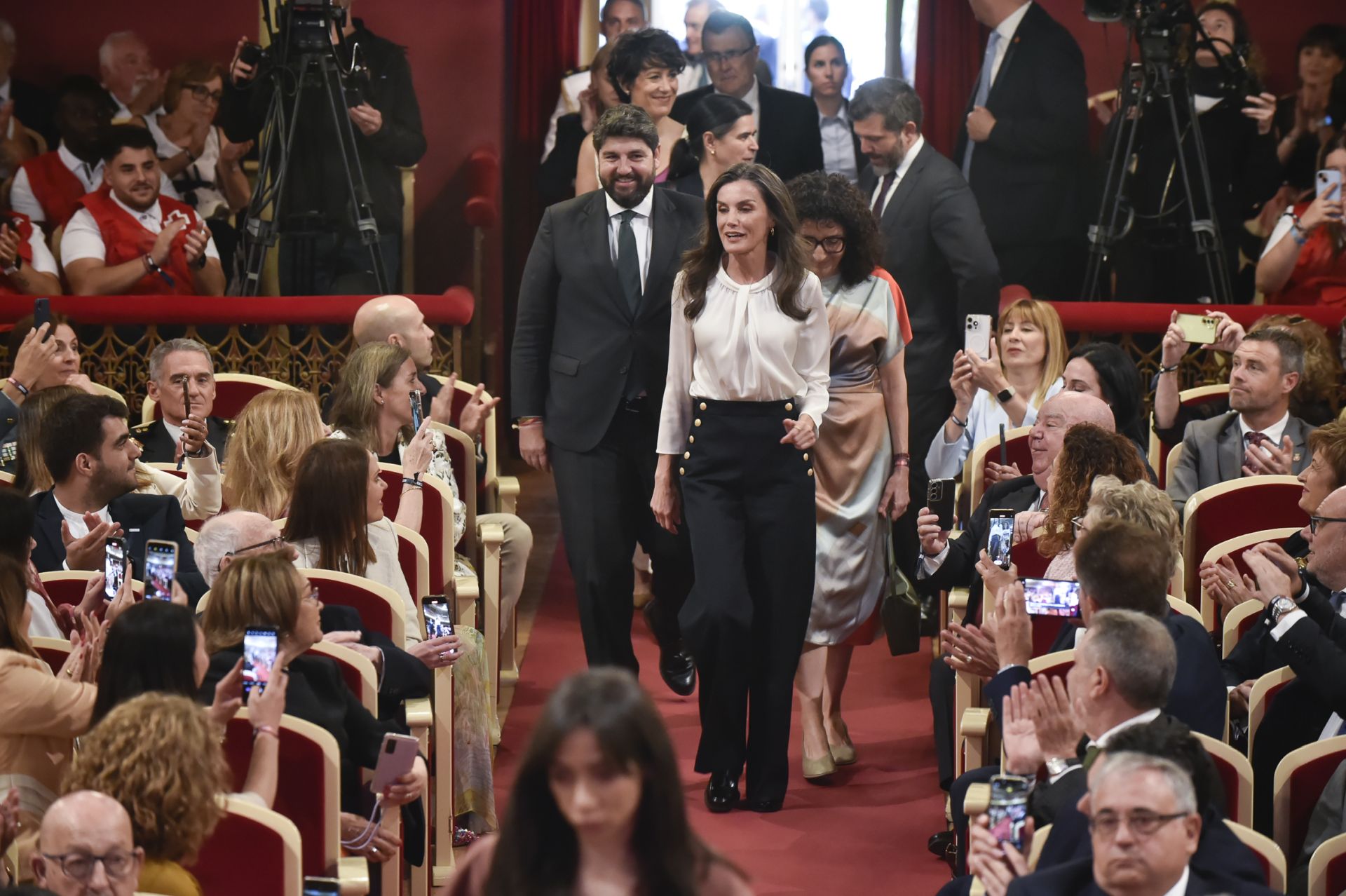 El acto de entrega en Murcia de los premios de Cruz Roja, en imágenes