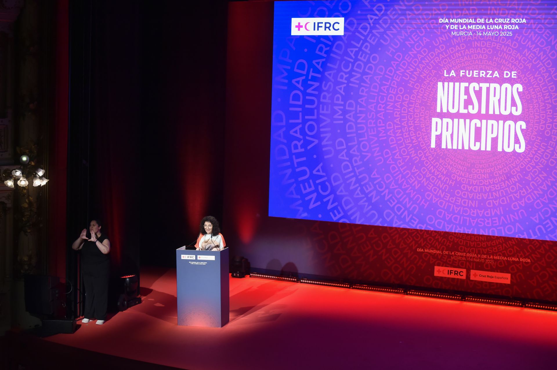 El acto de entrega en Murcia de los premios de Cruz Roja, en imágenes