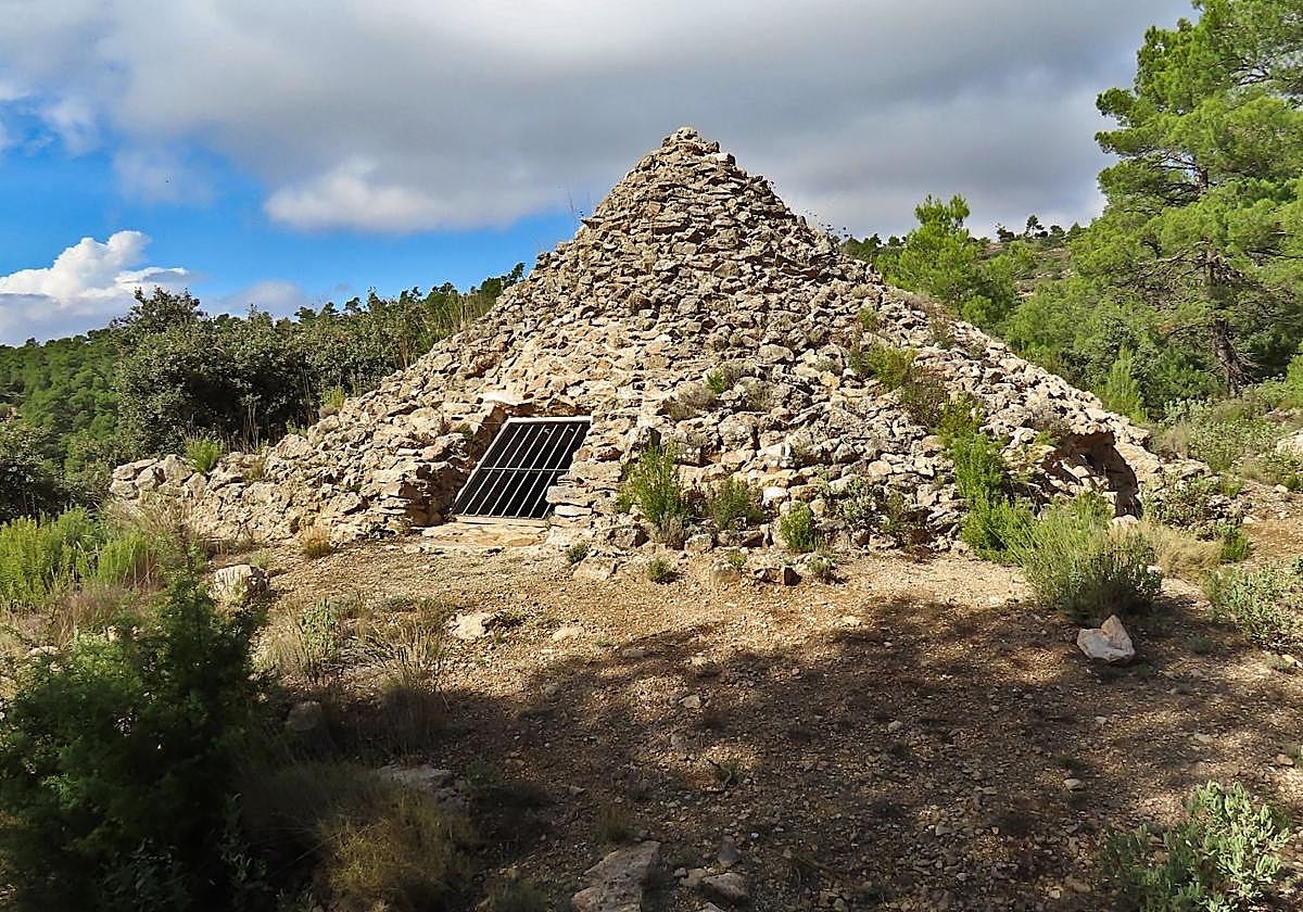 Pozo de la nieve de la Sierra del Carche, en la comarca del Altiplano.