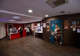 Interior de la oficina de turismo que se va a remodelar.