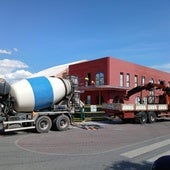 Los operarios trabajan en el nuevo edificio consistorial de Calasparra.
