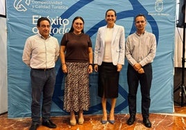 Autoridades y representantes del balneario, ayer, en la presentación.
