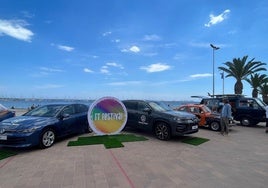 El festival contó con una llamativa concentración de vehículos clásicos de Volkswagen y modelos como Tayron y el nuevo Golf e-Hybrid.