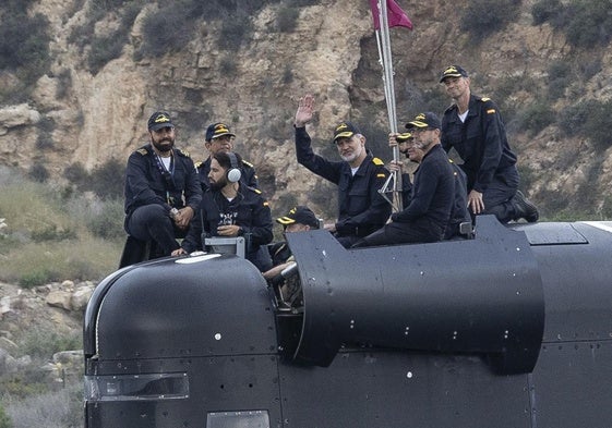 El Rey Felipe VI, este lunes por la mañana, en el submarino S-81.