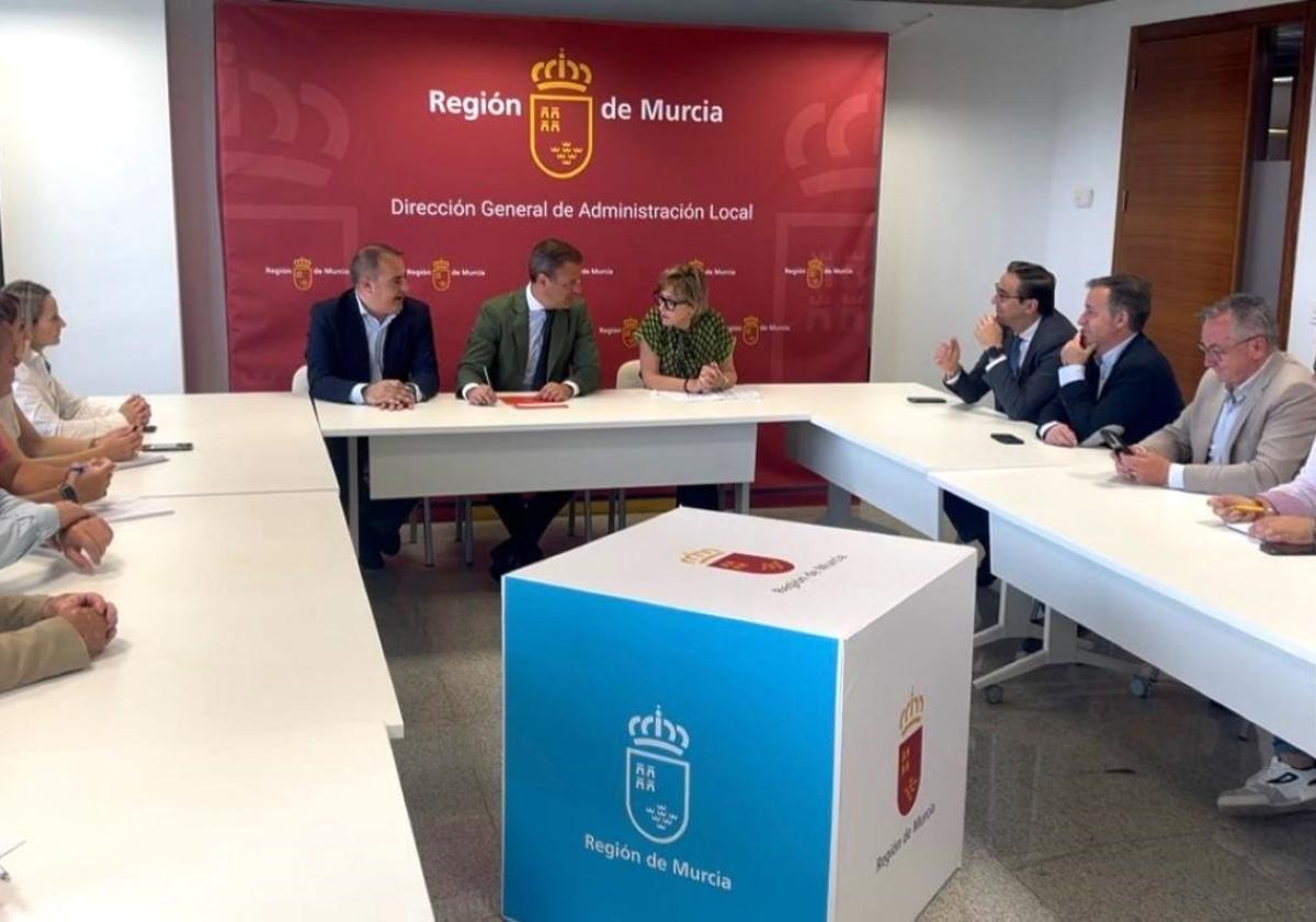 Casi 6. 700 vecinos de zonas rurales de la región de murcia reciben formación digital contra la despoblación | la verdad