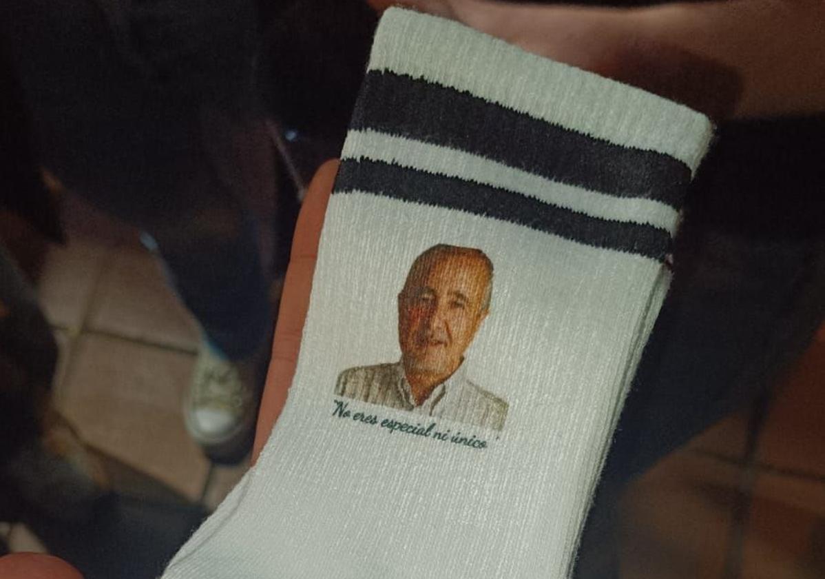 El divertido y original homenaje de un alumno a su profesor | la verdad