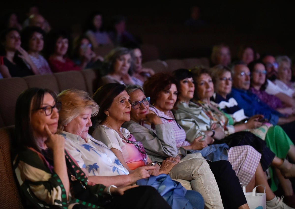Imagen secundaria 1 - «Colocar a mujeres como Martha Gellhorn en el lugar que les corresponde en la historia es algo que se está acelerando bastante»