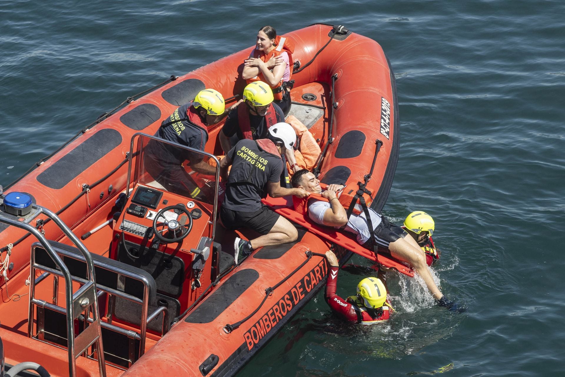 Militares y agencias civiles se adiestran en La Curra para una catástrofe
