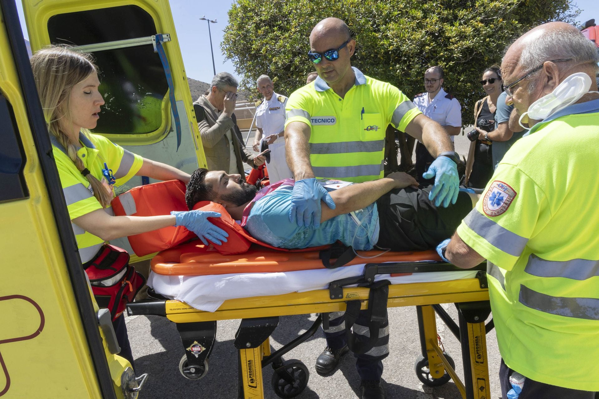 Militares y agencias civiles se adiestran en La Curra para una catástrofe