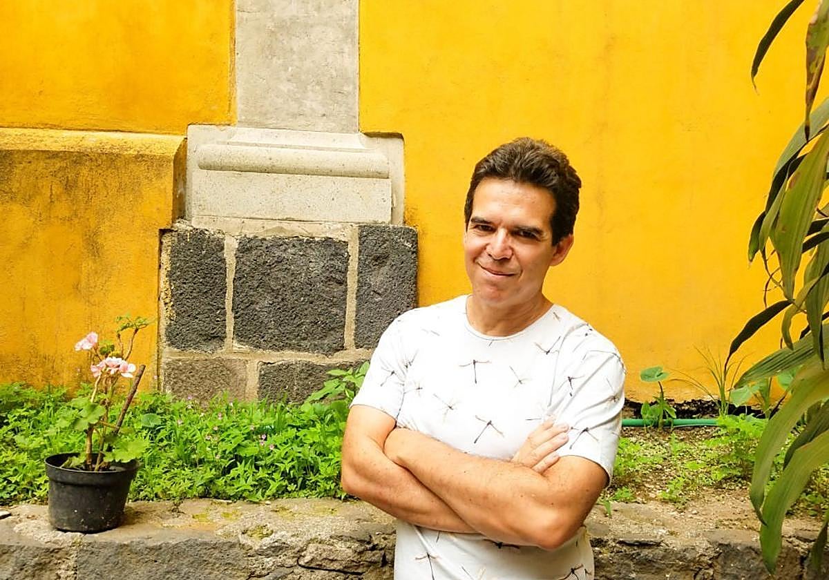 Edmundo Paz Soldán (Cochabamba, Bolivia, 1967).