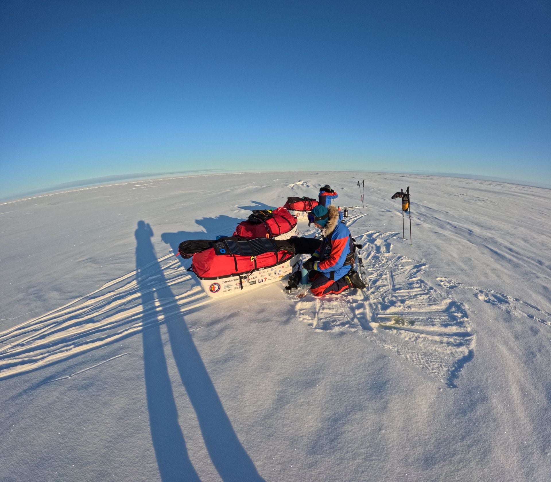 La expedición del santomerano Quitín Mira en el Ártico canadiense, en imágenes