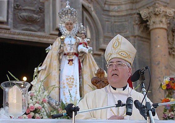 Juan Antonio Reig Pla, durante una misa en Murcia cuando era obispo de Cartagena.