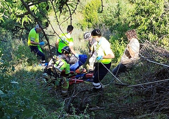 Rescate del motorista accidentado de Alhama de Murcia.