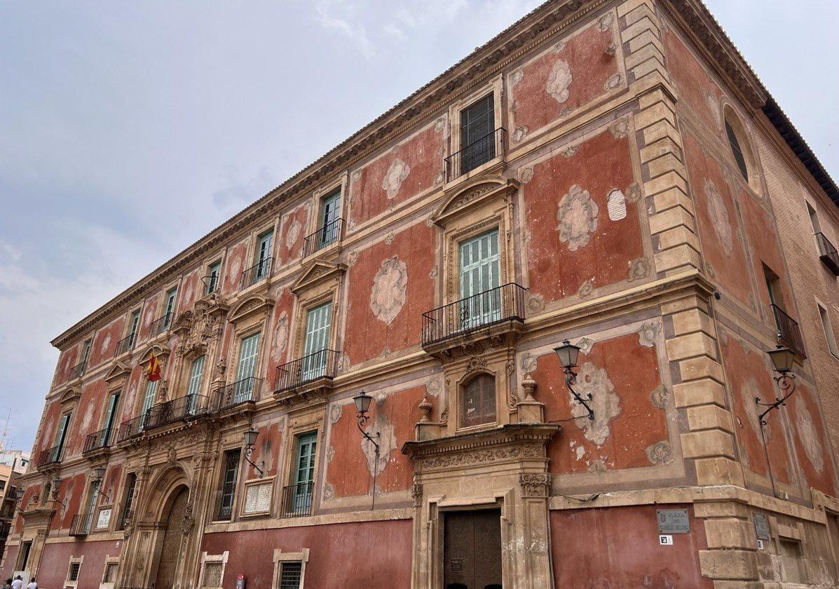 Huermur denuncia que la fachada del palacio episcopal de murcia «se cae a pedazos» | la verdad