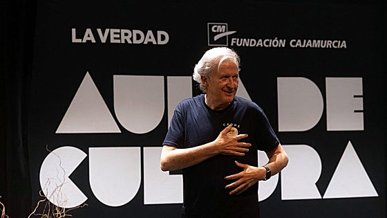 Guía para ser felices con Emilio del Río, en imágenes