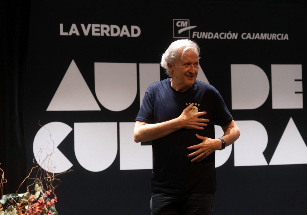 Guía para ser felices con Emilio del Río, en imágenes