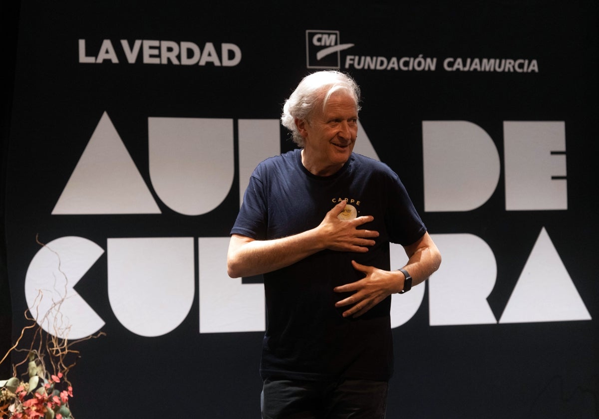 «¡escribo libros para venir a murcia! », proclama el latinista emilio del río en el aula de cultura de la verdad | la verdad