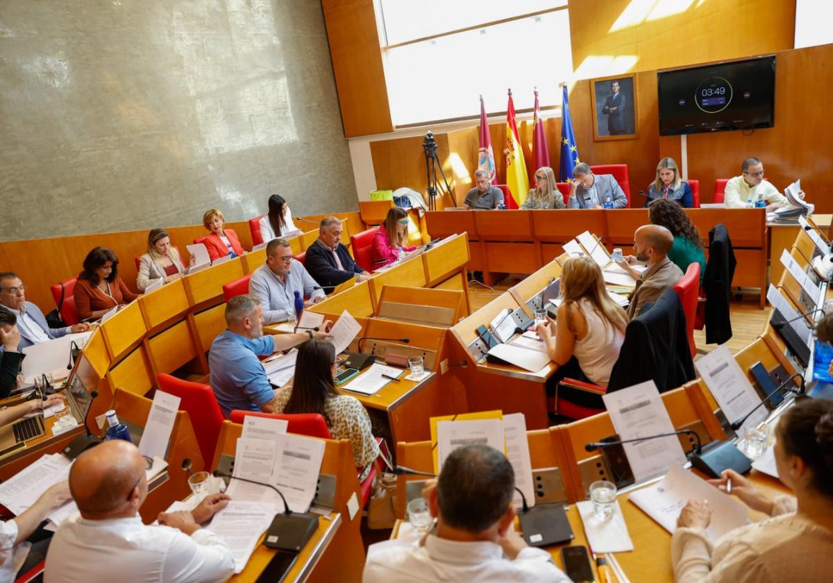 El pleno de lorca se opone a la modificación de las reglas del trasvase y al recorte de envíos | la verdad