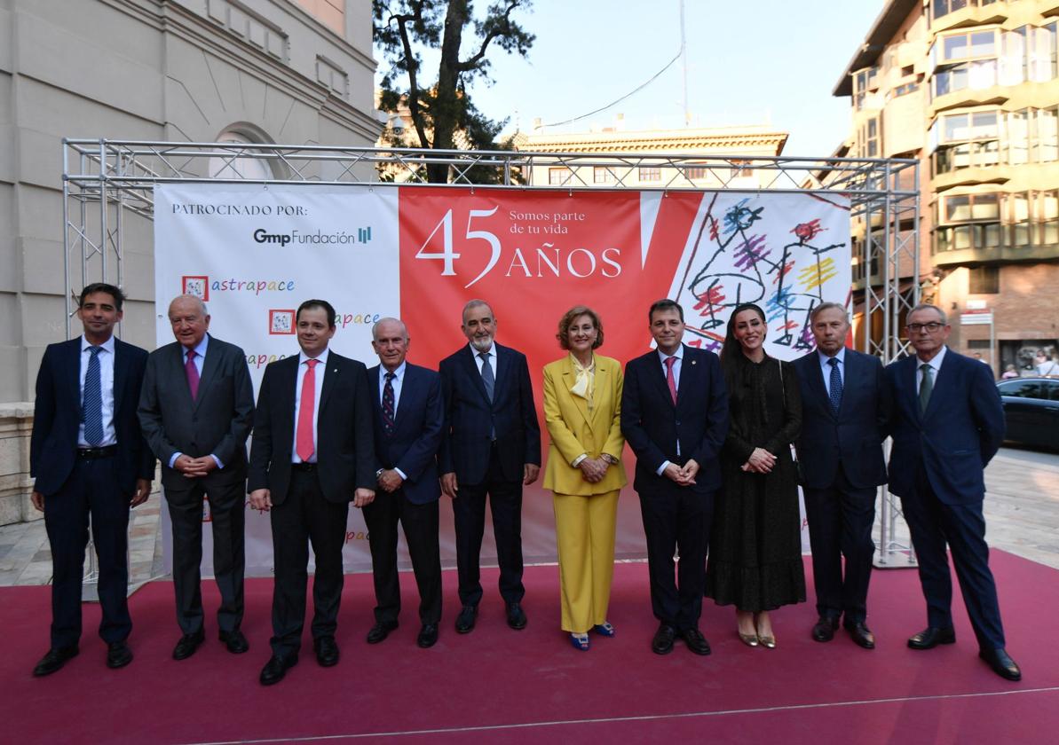 Astrapace celebra en el teatro romea sus 45 años de historia | la verdad