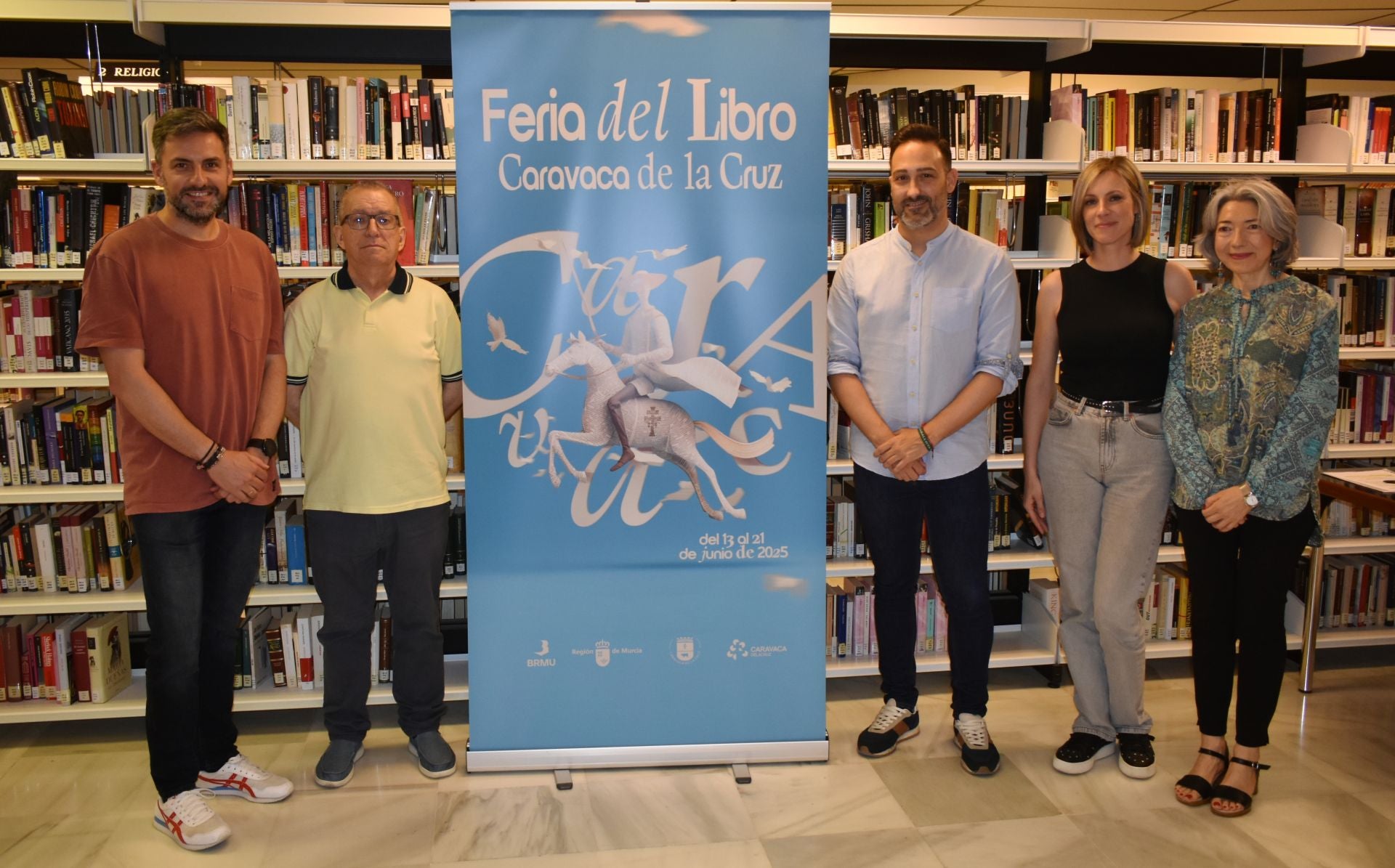 El concejal de Cultura, Joaquín Zaplana (3º dcha) junto a los técnicos de la concejalía