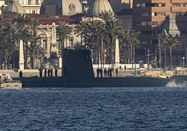 El submarino Tramontana, en aguas de la bahía de Cartagena, en 2022.