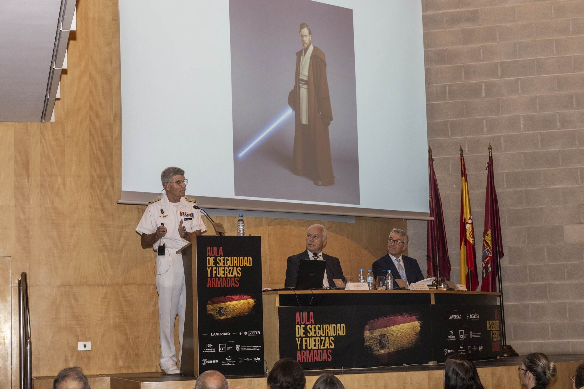 El foro sobre seguridad y fuerzas armadas en Cartagena, en imágenes