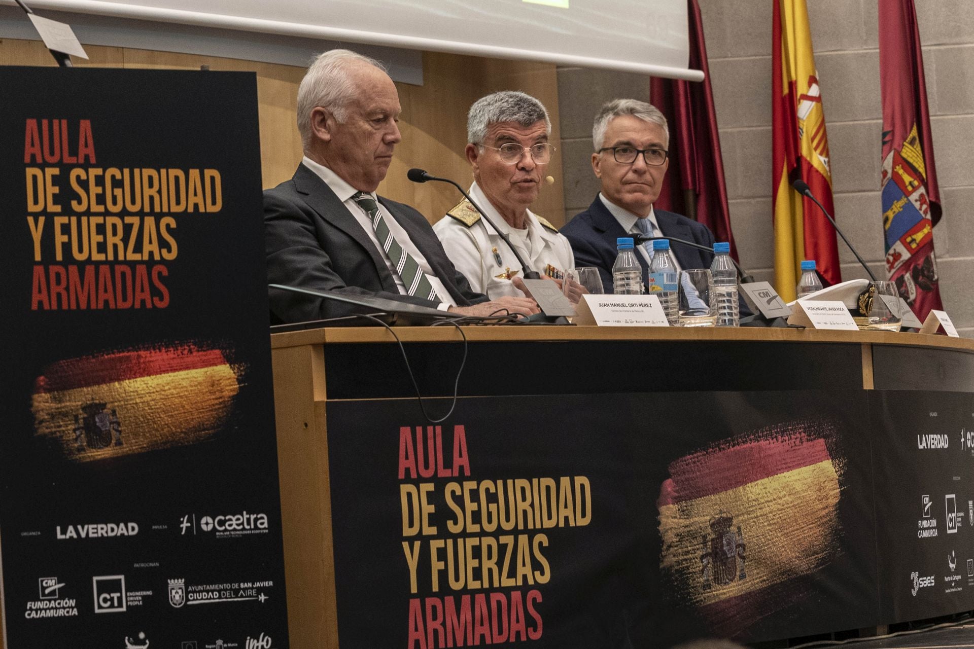El foro sobre seguridad y fuerzas armadas en Cartagena, en imágenes