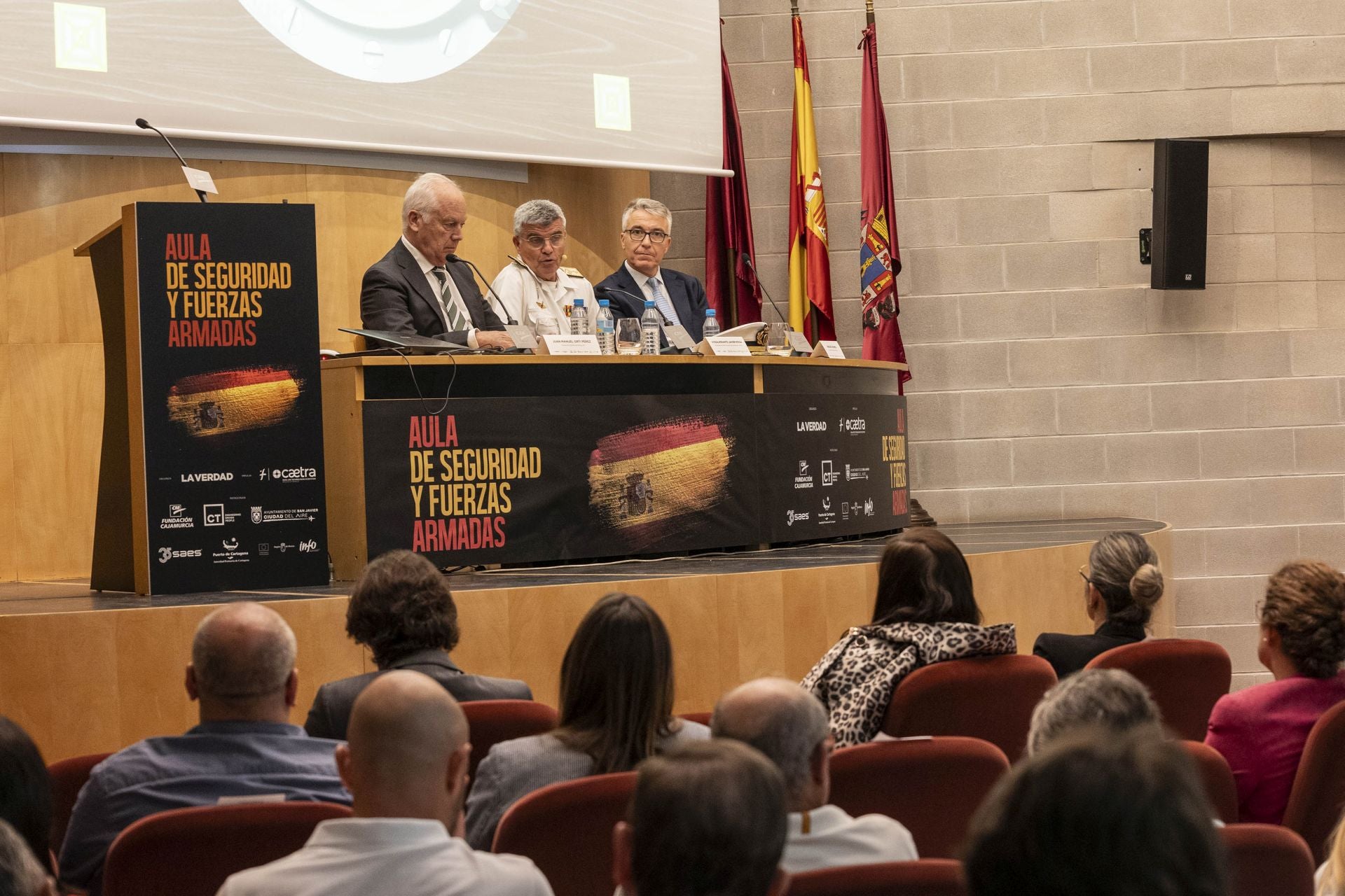 El foro sobre seguridad y fuerzas armadas en Cartagena, en imágenes