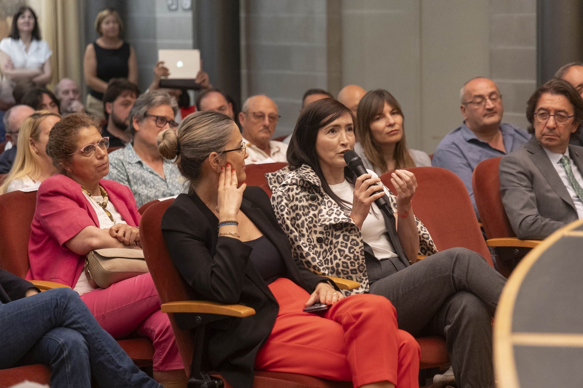 El foro sobre seguridad y fuerzas armadas en Cartagena, en imágenes