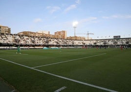 Las gradas del Cartagonova semivacías en el duelo ante el Granada.
