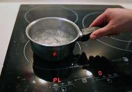 Imagen de archivo de una cocina de vitrocerámica.