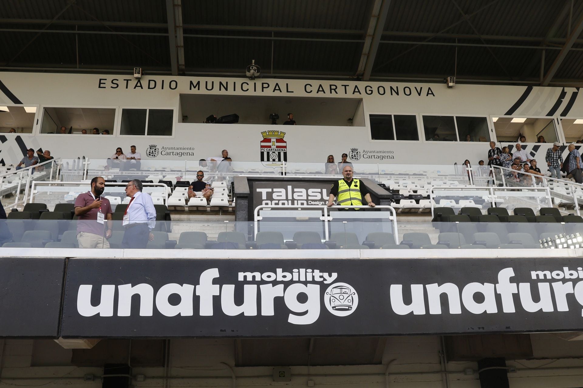 La derrota del Cartagena frente al Mirandés, en imágenes