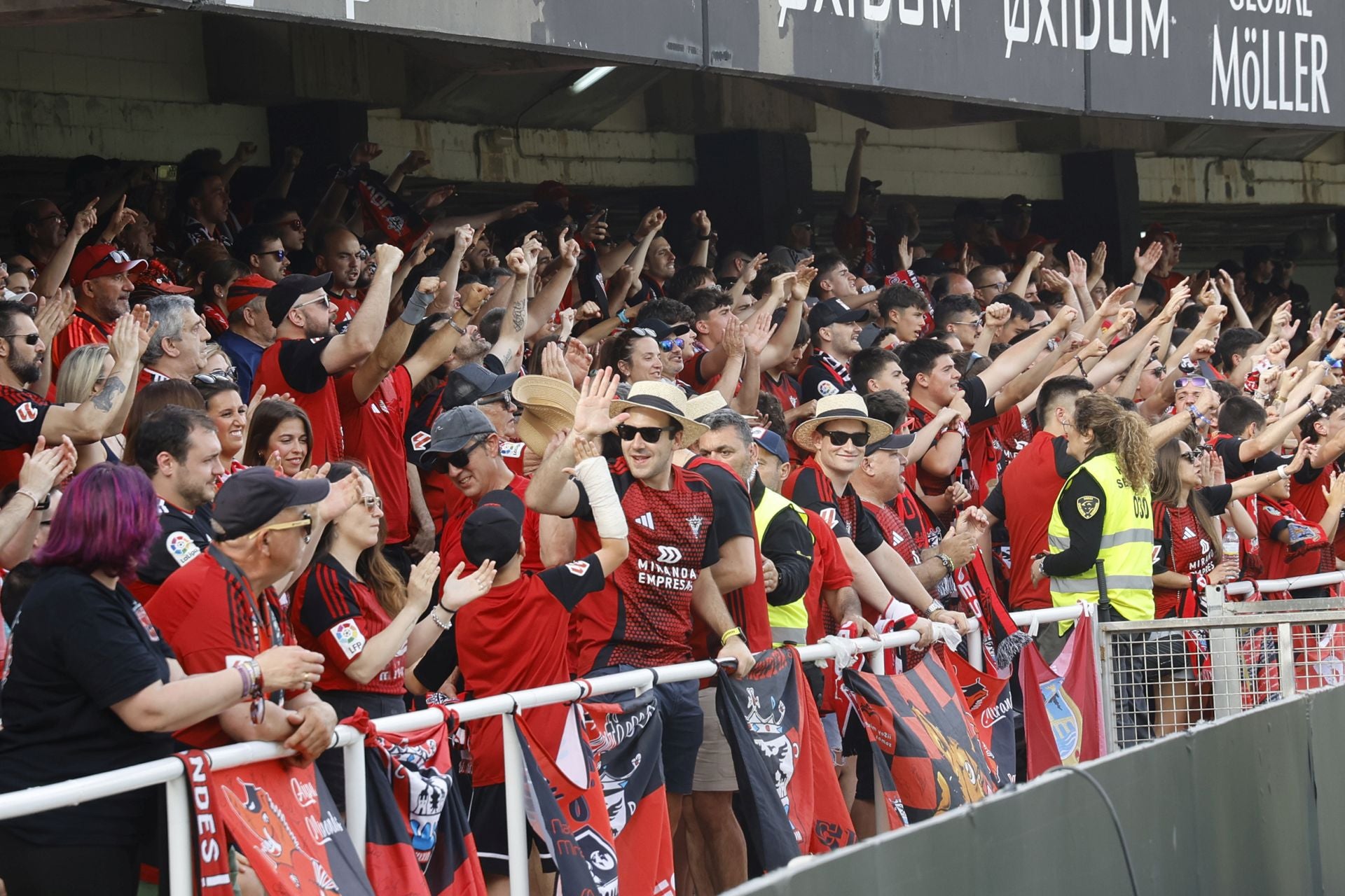 La derrota del Cartagena frente al Mirandés, en imágenes
