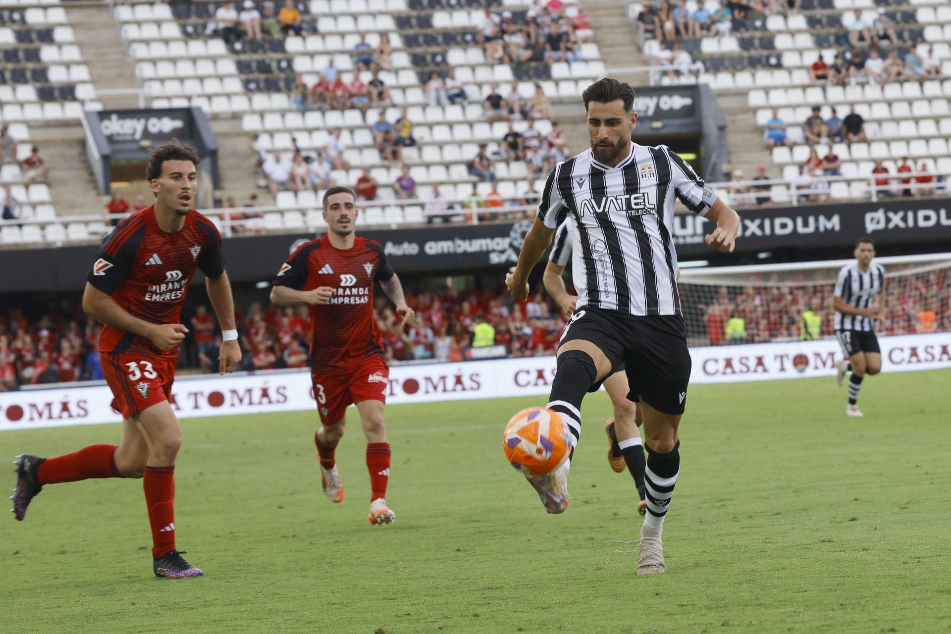 La derrota del Cartagena frente al Mirandés, en imágenes